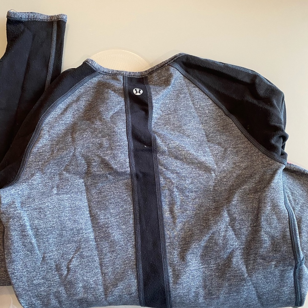 Lululemon fleece long sleeve! Size 4